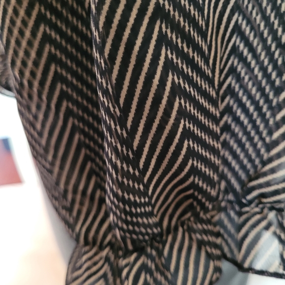 BCBG MaxAzria blouse size L - Picture 9 of 13